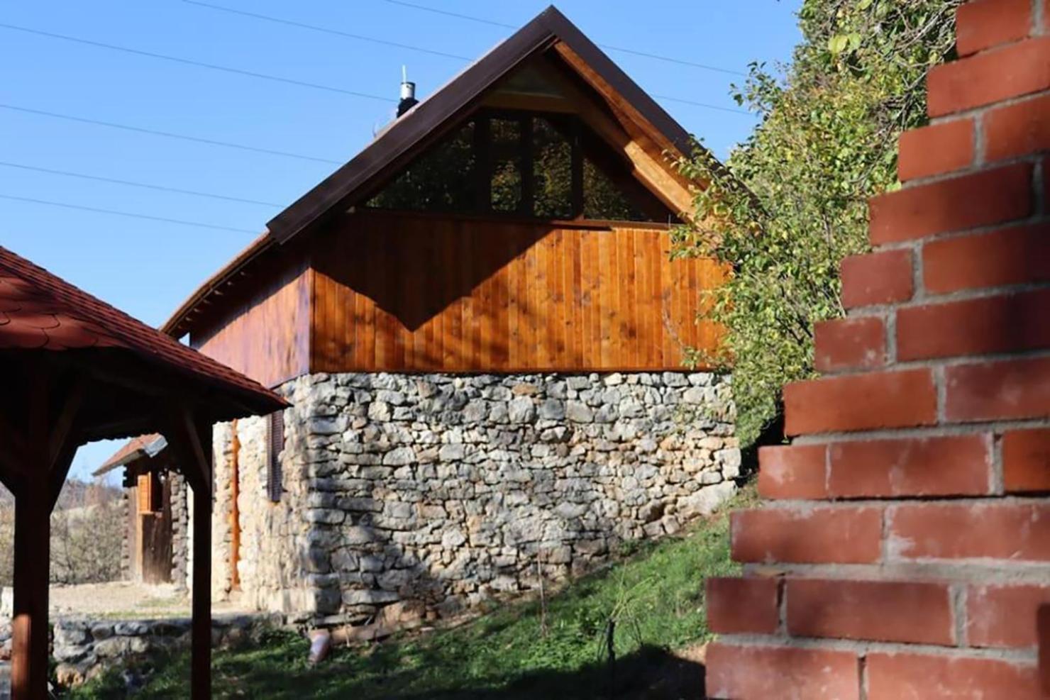 Salas U Bregu In Cheile Carasului Crasova Экстерьер фото